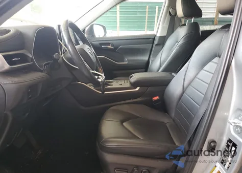 2020 Toyota Highlander Xle z USA, uszkodzony, nr VIN 5TDGZRAH5LS013664